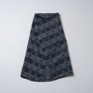 quatre check wrap skirt -black-